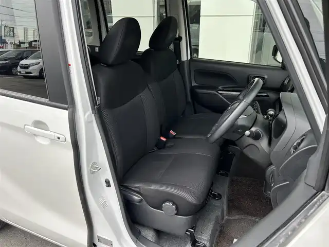 日産 デイズ ルークス X Vセレクション 静岡県 2017(平29)年 6.9万km ホワイトパール 純正7インチナビ/（FM/AM/CD/DVD/Bluetooth/iPod/SD）/フルセグTV/両側電動スライドドア/全周囲カメラ/ドラレコ/ベンチシート/フルフラットシート/純正フロアマット/プッシュスタート/スマートキー/エアバッグ/横滑り防止システム/HIDライト