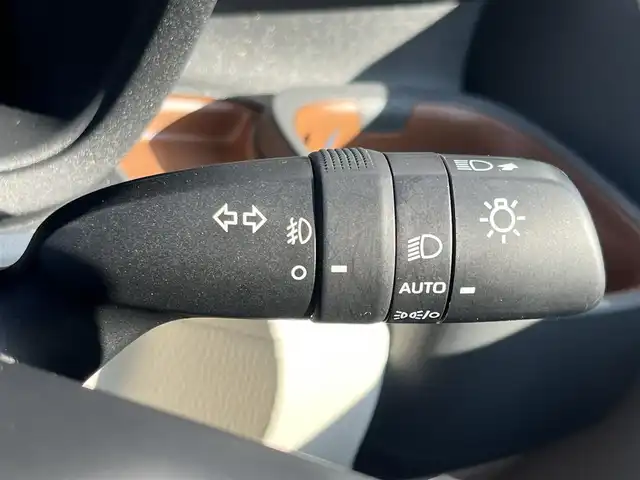 トヨタ シエンタ ハイブリッド Z 奈良県 2023(令5)年 2.3万km ホワイトパールクリスタルシャイン 純正10.5インチディスプレイオーディオ/（TV/BT/AppleCarPlay/AndroidAuto）/レーダークルーズコントロール/アラウンドビューモニター/ブラインドスポットモニター/前後コーナーセンサー/プリクラッシュセーフティ/レーンキープアシスト/両側パワースライドドア/前席シートヒーター/ステアリングヒーター/後席サンシェード/LEDヘッドライト/ETC2.0/G-SPEED16インチAW/保証書/取り扱い説明書/スペアキーX1