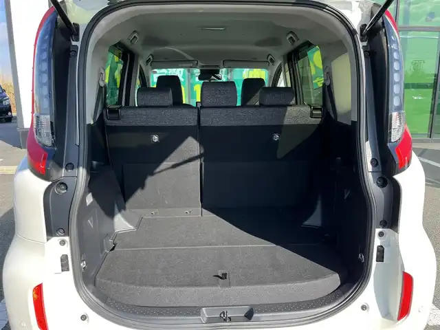 トヨタ シエンタ ハイブリッド Z 奈良県 2023(令5)年 2.3万km ホワイトパールクリスタルシャイン 純正10.5インチディスプレイオーディオ/（TV/BT/AppleCarPlay/AndroidAuto）/レーダークルーズコントロール/アラウンドビューモニター/ブラインドスポットモニター/前後コーナーセンサー/プリクラッシュセーフティ/レーンキープアシスト/両側パワースライドドア/前席シートヒーター/ステアリングヒーター/後席サンシェード/LEDヘッドライト/ETC2.0/G-SPEED16インチAW/保証書/取り扱い説明書/スペアキーX1