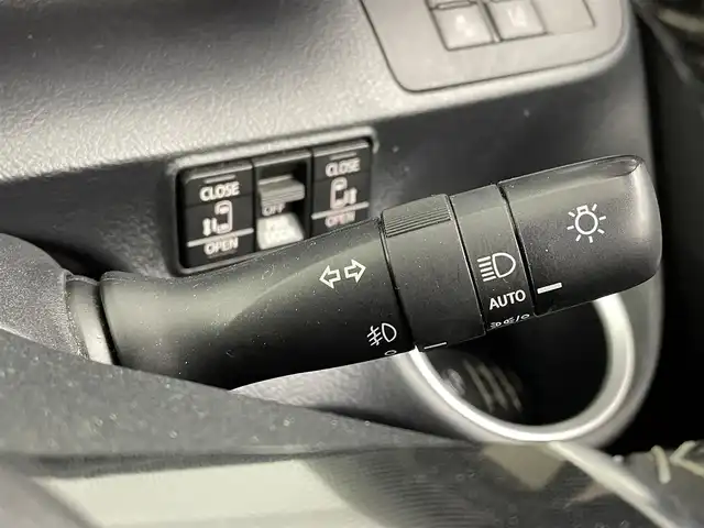 トヨタ シエンタ ハイブリッド G セーフティエディションⅡ 大分県 2021(令3)年 7.2万km ブラックマイカ 純正SDナビ（NSZT-W68T）/　BT/CD/DVD/フルセグ/モデリスタ/トヨタセーフティーセンス/100V充電/USB入力端子/バックカメラ/両側パワースライドドア/コーナーセンサー/オートライト/オートマチックハイビーム/ステアリングヒーター/LEDヘッドライト/ドライブレコーダー/ビルトインETC