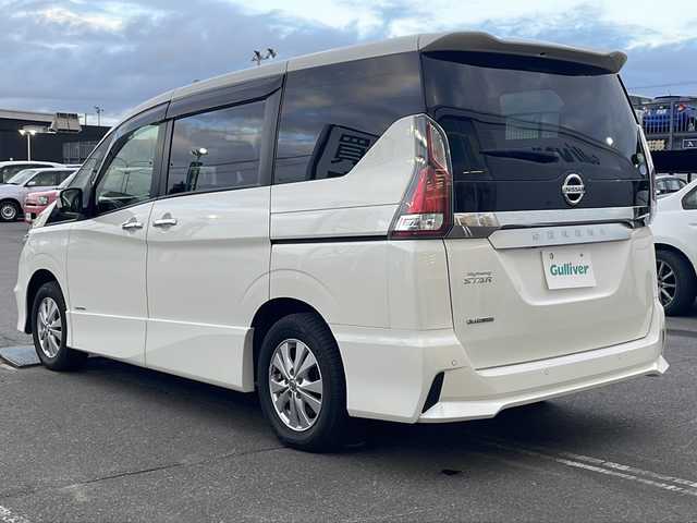 日産 セレナ ハイウェイスターVセレクションⅡ 道東・釧路十勝 2018(平30)年 8.8万km ブリリアントホワイトパール 4WD/衝突軽減ブレーキ/プロパイロット/純正SDナビ（地図SDなし）/ハンズフリースライドドア/両側パワースライドドア/純正フリップダウンモニター/アラウンドビューモニター/デジタルインナーミラー/前後コーナーセンサー/インテリジェントパーキングアシスト/電子パーキング/ブレーキホールド/標識検知知能/後側方衝突防止支援システム/LEDヘッドライト/オートライト/スマートキー