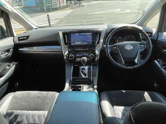 トヨタ ヴェルファイア Z Gエディション 神奈川県 2018(平30)年 9万km バーニングブラッククリスタルシャインガラスフレーク サンルーフ/キャプテンシート/衝突軽減システム/レーダークルーズコントロール/レーンキープアシスト/コーナーセンサー/カーテンエアバッグ/サイドエアバッグ/横滑り防止装置/ＬＥＤヘッドライト/フォグランプ/JBLサウンドスピーカー/オットマン/純正メーカーナビ/BT/AM/FM/CD/DVD/ブルーレイ/フルセグTV/AUX/ウォークスルー/ドライブレコーダー前後