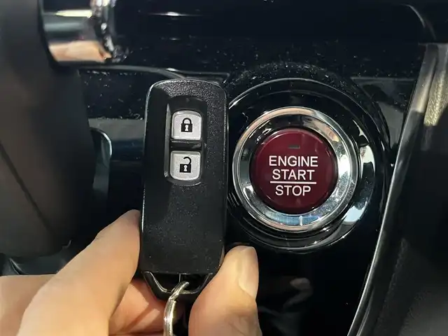 ホンダ Ｎ ＷＧＮ カスタム G ターボパッケージ 埼玉県 2018(平30)年 4.4万km プレミアムホワイトパールⅡ 純正ナビ/　Bluetooth/フルセグ/　CD/DVD/AM/FM/クルーズコントロール/ビルトインETC/ハーフレザーシート/MTモード付AT/パドルシフト/ターボ/プッシュスタート/スマートキー/オートライト/純正14インチアルミホイール/純正フロアマット/本革巻きステアリング/ドアバイザー/保証書/記録簿/盗難防止装置