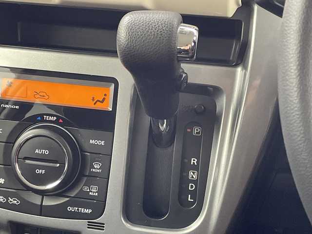 スズキ ハスラー F リミテッド Ⅱ 岐阜県 2018(平30)年 2.2万km アクティブイエロー/スチールシルバー2トーン 純正ディスプレイオーディオ【PVH-9300VSZS】/(FM/AM/CD/DVD/Bluetooth)/衝突軽減ブレーキ/ステアリングスイッチ/HIDヘッドライト/オートライト/シートヒーター(D/N席)/純正フロアマット/スズキセーフティサポート/デュアルカメラブレーキサポート/ヒルディセントコントロール/横滑り防止装置