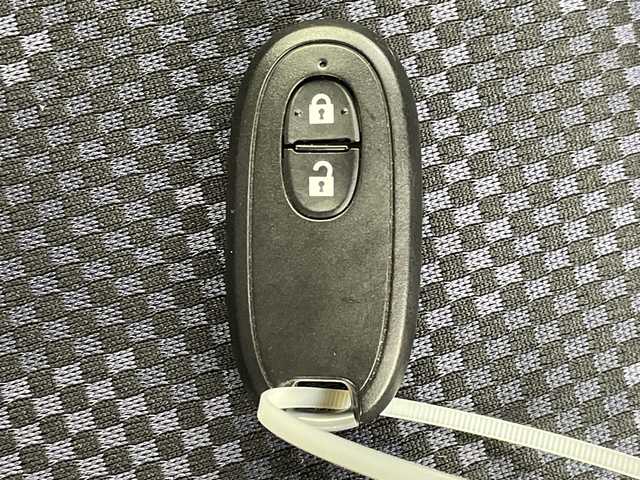 スズキ ハスラー F リミテッド Ⅱ 岐阜県 2018(平30)年 2.2万km アクティブイエロー/スチールシルバー2トーン 純正ディスプレイオーディオ【PVH-9300VSZS】/(FM/AM/CD/DVD/Bluetooth)/衝突軽減ブレーキ/ステアリングスイッチ/HIDヘッドライト/オートライト/シートヒーター(D/N席)/純正フロアマット/スズキセーフティサポート/デュアルカメラブレーキサポート/ヒルディセントコントロール/横滑り防止装置