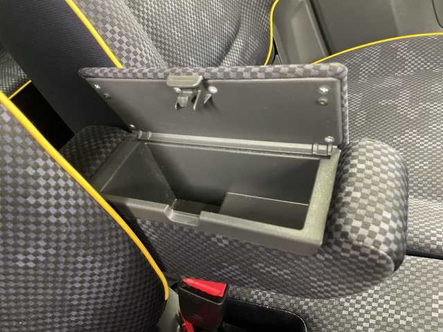 スズキ ハスラー F リミテッド Ⅱ 岐阜県 2018(平30)年 2.2万km アクティブイエロー/スチールシルバー2トーン 純正ディスプレイオーディオ【PVH-9300VSZS】/(FM/AM/CD/DVD/Bluetooth)/衝突軽減ブレーキ/ステアリングスイッチ/HIDヘッドライト/オートライト/シートヒーター(D/N席)/純正フロアマット/スズキセーフティサポート/デュアルカメラブレーキサポート/ヒルディセントコントロール/横滑り防止装置