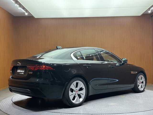 ジャガー ＸＥ XE S 千葉県 2020(令2)年 3.9万km 黒Ｍ ＡＣＣ　/純正ナビ　/バックカメラ　/ＣａｒＰｌａｙ　/レーンアシスト　/黒革　/パワーシート　/ＢＳＭ　/ＬＥＤヘッドライト　/オートライト　/電動リアゲート　/純正１８インチＡＷ　/ＥＴＣ２．０　/電動パーキングブレーキ