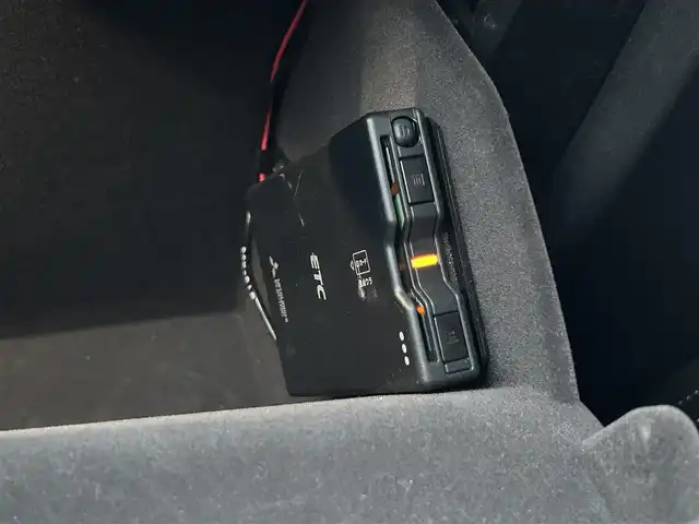 マツダ ＣＸ－８ XD エクスクルーシブモード 佐賀県 2023(令5)年 4.9万km ロジウムホワイトプレミアムメタリック ワンオーナー/黒革シート/純正10.25インチSDナビゲーション/・フルセグTV/AM/FM/USB/Bluetooth/BOSEサウンドシステム/360°ビューモニター/前後ドライブレコーダー/ETC/パワーリフトゲート/電子パーキングブレーキ/・AUTO HOLD機能/置くだけ充電/後席エアコン/DN席＋2列目パワーシート(D席メモリー機能付)/シートヒーター/シートベンチレーション/後席サンシェード/ISOFIX対応/革巻きステアリング/ステアリングリモコン/純正19インチアルミホイール/純正LEDヘッドライト/・オートマチックハイビーム/リヤフォグランプ/純正フロアマット/新車保証書/取扱説明書/スペアキー１本/i-ACTIVSENSE/・マツダレーダークルーズコントロール/・車線逸脱警報機能/・衝突軽減ブレーキ/・ブラインドスポットモニタリング/・レーンキープアシストシステム/・パーキングセンサーシステム/・標識検知機能/・ドライバーアテンションアラート