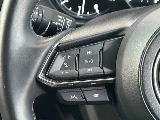 マツダ ＣＸ－８ XD エクスクルーシブモード 佐賀県 2023(令5)年 4.9万km ロジウムホワイトプレミアムメタリック ワンオーナー/黒革シート/純正10.25インチSDナビゲーション/・フルセグTV/AM/FM/USB/Bluetooth/BOSEサウンドシステム/360°ビューモニター/前後ドライブレコーダー/ETC/パワーリフトゲート/電子パーキングブレーキ/・AUTO HOLD機能/置くだけ充電/後席エアコン/DN席＋2列目パワーシート(D席メモリー機能付)/シートヒーター/シートベンチレーション/後席サンシェード/ISOFIX対応/革巻きステアリング/ステアリングリモコン/純正19インチアルミホイール/純正LEDヘッドライト/・オートマチックハイビーム/リヤフォグランプ/純正フロアマット/新車保証書/取扱説明書/スペアキー１本/i-ACTIVSENSE/・マツダレーダークルーズコントロール/・車線逸脱警報機能/・衝突軽減ブレーキ/・ブラインドスポットモニタリング/・レーンキープアシストシステム/・パーキングセンサーシステム/・標識検知機能/・ドライバーアテンションアラート