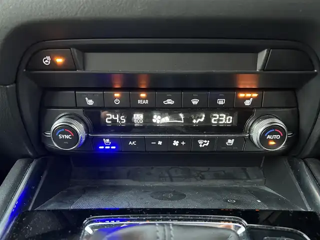 マツダ ＣＸ－８ XD エクスクルーシブモード 佐賀県 2023(令5)年 4.9万km ロジウムホワイトプレミアムメタリック ワンオーナー/黒革シート/純正10.25インチSDナビゲーション/・フルセグTV/AM/FM/USB/Bluetooth/BOSEサウンドシステム/360°ビューモニター/前後ドライブレコーダー/ETC/パワーリフトゲート/電子パーキングブレーキ/・AUTO HOLD機能/置くだけ充電/後席エアコン/DN席＋2列目パワーシート(D席メモリー機能付)/シートヒーター/シートベンチレーション/後席サンシェード/ISOFIX対応/革巻きステアリング/ステアリングリモコン/純正19インチアルミホイール/純正LEDヘッドライト/・オートマチックハイビーム/リヤフォグランプ/純正フロアマット/新車保証書/取扱説明書/スペアキー１本/i-ACTIVSENSE/・マツダレーダークルーズコントロール/・車線逸脱警報機能/・衝突軽減ブレーキ/・ブラインドスポットモニタリング/・レーンキープアシストシステム/・パーキングセンサーシステム/・標識検知機能/・ドライバーアテンションアラート