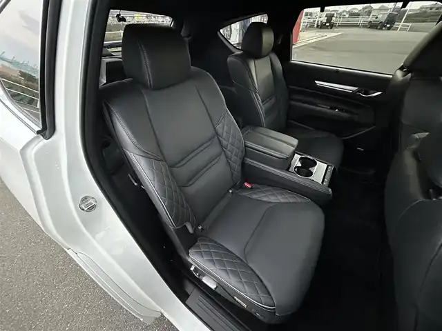 マツダ ＣＸ－８ XD エクスクルーシブモード 佐賀県 2023(令5)年 4.9万km ロジウムホワイトプレミアムメタリック ワンオーナー/黒革シート/純正10.25インチSDナビゲーション/・フルセグTV/AM/FM/USB/Bluetooth/BOSEサウンドシステム/360°ビューモニター/前後ドライブレコーダー/ETC/パワーリフトゲート/電子パーキングブレーキ/・AUTO HOLD機能/置くだけ充電/後席エアコン/DN席＋2列目パワーシート(D席メモリー機能付)/シートヒーター/シートベンチレーション/後席サンシェード/ISOFIX対応/革巻きステアリング/ステアリングリモコン/純正19インチアルミホイール/純正LEDヘッドライト/・オートマチックハイビーム/リヤフォグランプ/純正フロアマット/新車保証書/取扱説明書/スペアキー１本/i-ACTIVSENSE/・マツダレーダークルーズコントロール/・車線逸脱警報機能/・衝突軽減ブレーキ/・ブラインドスポットモニタリング/・レーンキープアシストシステム/・パーキングセンサーシステム/・標識検知機能/・ドライバーアテンションアラート
