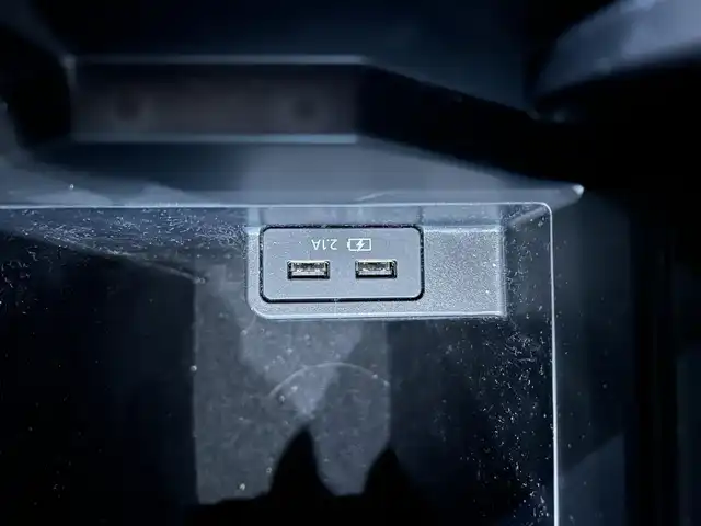 マツダ ＣＸ－８ XD エクスクルーシブモード 佐賀県 2023(令5)年 4.9万km ロジウムホワイトプレミアムメタリック ワンオーナー/黒革シート/純正10.25インチSDナビゲーション/・フルセグTV/AM/FM/USB/Bluetooth/BOSEサウンドシステム/360°ビューモニター/前後ドライブレコーダー/ETC/パワーリフトゲート/電子パーキングブレーキ/・AUTO HOLD機能/置くだけ充電/後席エアコン/DN席＋2列目パワーシート(D席メモリー機能付)/シートヒーター/シートベンチレーション/後席サンシェード/ISOFIX対応/革巻きステアリング/ステアリングリモコン/純正19インチアルミホイール/純正LEDヘッドライト/・オートマチックハイビーム/リヤフォグランプ/純正フロアマット/新車保証書/取扱説明書/スペアキー１本/i-ACTIVSENSE/・マツダレーダークルーズコントロール/・車線逸脱警報機能/・衝突軽減ブレーキ/・ブラインドスポットモニタリング/・レーンキープアシストシステム/・パーキングセンサーシステム/・標識検知機能/・ドライバーアテンションアラート