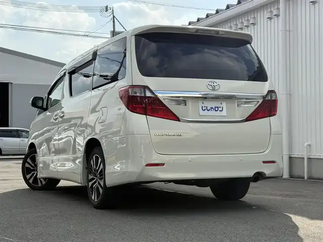 トヨタ アルファード 240S 大阪府 2012(平24)年 9.5万km ゴールドパールクリスタルシャイン (株)IDOMが運営する【じしゃロン東大阪店】の自社ローン専用車両になりますこちらは現金またはオートローンご利用時の価格です。自社ローンご希望の方は別途その旨お申付け下さい/社外SDナビ【CN-H500WD】/フルセグTV、Bluetooth、CD、DVD/ALPINE製フリップダウンモニター/バックカメラ/ビルトインETC/ドライブレコーダー前後/両側パワースライドドア/横滑り防止装置/コーナーセンサー前後/18インチアルミ（３０アルファードCパケ用）/取説（車両・ナビ）/スマートキー＆プッシュスタート
