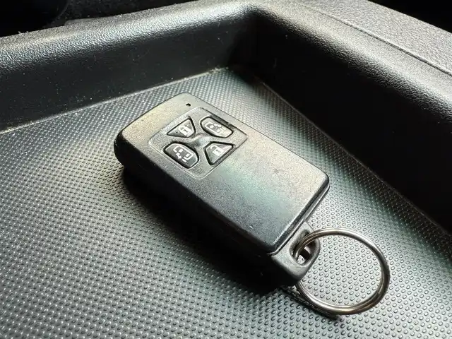 トヨタ アルファード 240S 大阪府 2012(平24)年 9.5万km ゴールドパールクリスタルシャイン (株)IDOMが運営する【じしゃロン東大阪店】の自社ローン専用車両になりますこちらは現金またはオートローンご利用時の価格です。自社ローンご希望の方は別途その旨お申付け下さい/社外SDナビ【CN-H500WD】/フルセグTV、Bluetooth、CD、DVD/ALPINE製フリップダウンモニター/バックカメラ/ビルトインETC/ドライブレコーダー前後/両側パワースライドドア/横滑り防止装置/コーナーセンサー前後/18インチアルミ（３０アルファードCパケ用）/取説（車両・ナビ）/スマートキー＆プッシュスタート