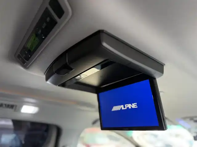 トヨタ アルファード 240S 大阪府 2012(平24)年 9.5万km ゴールドパールクリスタルシャイン (株)IDOMが運営する【じしゃロン東大阪店】の自社ローン専用車両になりますこちらは現金またはオートローンご利用時の価格です。自社ローンご希望の方は別途その旨お申付け下さい/社外SDナビ【CN-H500WD】/フルセグTV、Bluetooth、CD、DVD/ALPINE製フリップダウンモニター/バックカメラ/ビルトインETC/ドライブレコーダー前後/両側パワースライドドア/横滑り防止装置/コーナーセンサー前後/18インチアルミ（３０アルファードCパケ用）/取説（車両・ナビ）/スマートキー＆プッシュスタート