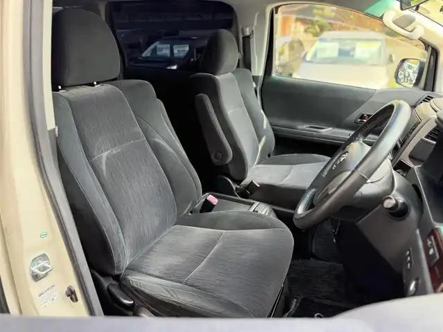 トヨタ アルファード 240S 大阪府 2012(平24)年 9.5万km ゴールドパールクリスタルシャイン (株)IDOMが運営する【じしゃロン東大阪店】の自社ローン専用車両になりますこちらは現金またはオートローンご利用時の価格です。自社ローンご希望の方は別途その旨お申付け下さい/社外SDナビ【CN-H500WD】/フルセグTV、Bluetooth、CD、DVD/ALPINE製フリップダウンモニター/バックカメラ/ビルトインETC/ドライブレコーダー前後/両側パワースライドドア/横滑り防止装置/コーナーセンサー前後/18インチアルミ（３０アルファードCパケ用）/取説（車両・ナビ）/スマートキー＆プッシュスタート