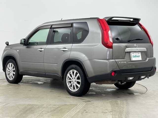 日産 エクストレイル 20X 道央・札幌 2011(平23)年 12.4万km ブレードシルバー ・4WD/・社外ナビ（HS310D-A）/・BT&CD&DVD&SD&フルセグTV/・バックカメラ/・横滑り防止装置/・2WD4WD切替/・全席シートヒーター/・純正フロアマット/・ETC/・オートライト/・LEDヘッドライト/・スマートキー/・積込サマータイヤ純正AW付