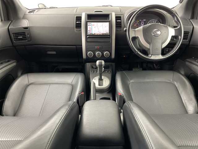 日産 エクストレイル 20X 道央・札幌 2011(平23)年 12.4万km ブレードシルバー ・4WD/・社外ナビ（HS310D-A）/・BT&CD&DVD&SD&フルセグTV/・バックカメラ/・横滑り防止装置/・2WD4WD切替/・全席シートヒーター/・純正フロアマット/・ETC/・オートライト/・LEDヘッドライト/・スマートキー/・積込サマータイヤ純正AW付