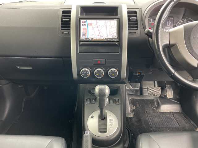 日産 エクストレイル 20X 道央・札幌 2011(平23)年 12.4万km ブレードシルバー ・4WD/・社外ナビ（HS310D-A）/・BT&CD&DVD&SD&フルセグTV/・バックカメラ/・横滑り防止装置/・2WD4WD切替/・全席シートヒーター/・純正フロアマット/・ETC/・オートライト/・LEDヘッドライト/・スマートキー/・積込サマータイヤ純正AW付