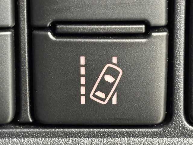 トヨタ ヴォクシー ZS 煌Ⅱ 福岡県 2020(令2)年 4.3万km ブラック 純正９型ナビ／フルセグTV　/バックカメラ　/ビルトインＥＴＣ　/前方ドラレコ　/クルーズコントロール　/コーナーセンサー　/衝突被害軽減ブレーキ　/レーンキープ　/アクセル踏み間違い防止　/オートマチックハイビーム　/MTモード付AT　/両側電動スライドドア　/LEDヘッドライト　/純正１６インチアルミホイール