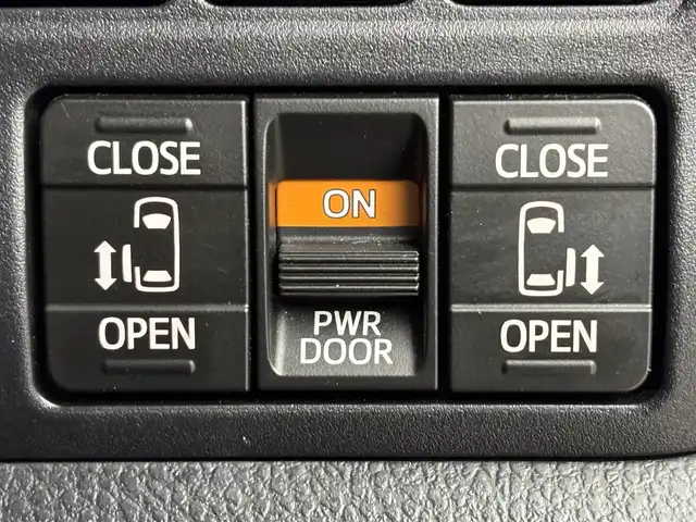 トヨタ ヴォクシー ZS 煌Ⅱ 福岡県 2020(令2)年 4.3万km ブラック 純正９型ナビ／フルセグTV　/バックカメラ　/ビルトインＥＴＣ　/前方ドラレコ　/クルーズコントロール　/コーナーセンサー　/衝突被害軽減ブレーキ　/レーンキープ　/アクセル踏み間違い防止　/オートマチックハイビーム　/MTモード付AT　/両側電動スライドドア　/LEDヘッドライト　/純正１６インチアルミホイール