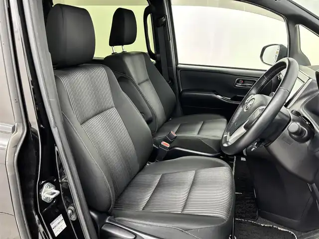 トヨタ ヴォクシー ZS 煌Ⅱ 福岡県 2020(令2)年 4.3万km ブラック 純正９型ナビ／フルセグTV　/バックカメラ　/ビルトインＥＴＣ　/前方ドラレコ　/クルーズコントロール　/コーナーセンサー　/衝突被害軽減ブレーキ　/レーンキープ　/アクセル踏み間違い防止　/オートマチックハイビーム　/MTモード付AT　/両側電動スライドドア　/LEDヘッドライト　/純正１６インチアルミホイール