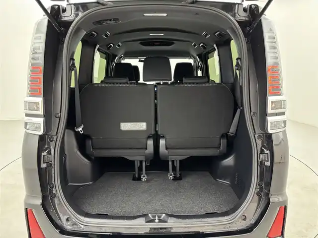 トヨタ ヴォクシー ZS 煌Ⅱ 福岡県 2020(令2)年 4.3万km ブラック 純正９型ナビ／フルセグTV　/バックカメラ　/ビルトインＥＴＣ　/前方ドラレコ　/クルーズコントロール　/コーナーセンサー　/衝突被害軽減ブレーキ　/レーンキープ　/アクセル踏み間違い防止　/オートマチックハイビーム　/MTモード付AT　/両側電動スライドドア　/LEDヘッドライト　/純正１６インチアルミホイール