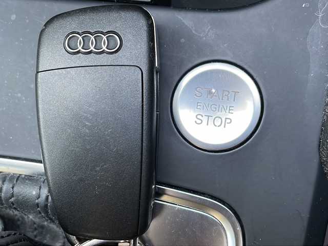 アウディ Ｑ２ 1.4TFSI シリンダーオンデマンドスポーツ 広島県 2018(平30)年 7.8万km 黒 禁煙/純正ナビ/・フルセグ/・Bluetooth/・CD/DVD/バックカメラ/レーダークルーズコントロール/衝突軽減ブレーキ/電動リアゲート/シートヒーター/ETC