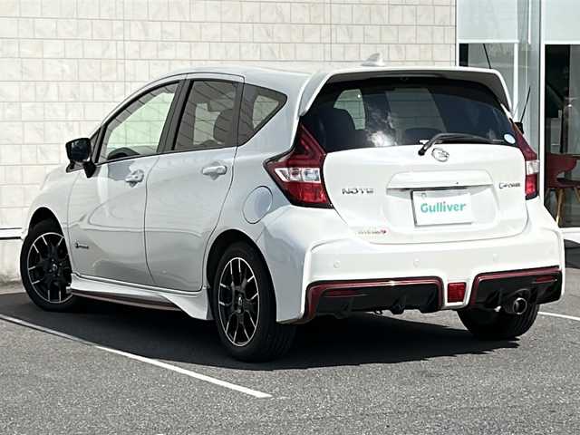 日産 ノート e－パワー ニスモ 茨城県 2018(平30)年 9.3万km ブリリアントホワイトパール ワンオーナー/NISMO専用シート/純正メモリナビ【MM318D-W】/(地デジTV・CD・DVD・BT・ラジオ再生)/レーダークルーズコントロール/レーンアシスト/衝突軽減ブレーキ/コーナーセンサー/アラウンドビューカメラ/ETC/ドライブレコーダー/オートライト/LEDヘッドライト/純正16inアルミホイール/純正フロアマット/スマートキー/取扱説明書/保証書