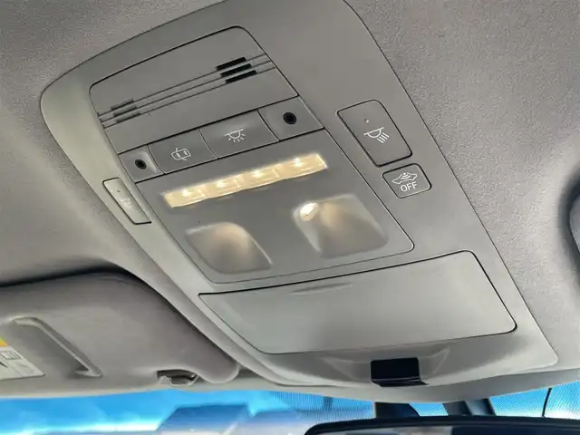 トヨタ クラウン ハイブリッド アスリートS Four 青森県 2016(平28)年 8.5万km ブラック ４WD/純正SDナビ/AM/FM/BT/SD/CD/DVD/AUX/フルセグ/横滑り防止装置/クルーズコントロール/クリアランスソナー/バックカメラ/ビルトインETC/ECOMODE/SNOWMODE/SPORTMODE/前席パワーシート/革巻きステアリング/ステアリングリモコン/MTモード付AT/プッシュスタート/スマートキー/LEDヘッドライト/オートライト/フォグランプ/電動格納ミラー/ウィンカーミラー/純正フロアマット/ドアバイザー/取説