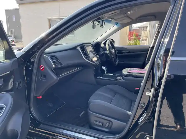 トヨタ クラウン ハイブリッド アスリートS Four 青森県 2016(平28)年 8.5万km ブラック ４WD/純正SDナビ/AM/FM/BT/SD/CD/DVD/AUX/フルセグ/横滑り防止装置/クルーズコントロール/クリアランスソナー/バックカメラ/ビルトインETC/ECOMODE/SNOWMODE/SPORTMODE/前席パワーシート/革巻きステアリング/ステアリングリモコン/MTモード付AT/プッシュスタート/スマートキー/LEDヘッドライト/オートライト/フォグランプ/電動格納ミラー/ウィンカーミラー/純正フロアマット/ドアバイザー/取説