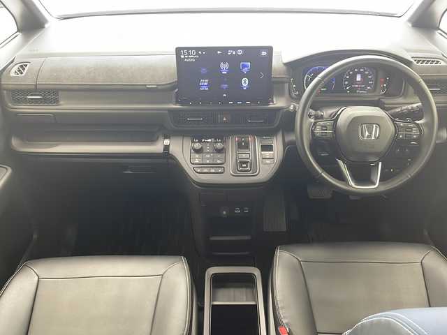 ホンダ ステップワゴン スパーダ eHEV プレミアムライン 沖縄県 2023(令5)年 3.1万km スーパープラチナグレーメタリック 純正ナビ　【LXM-237VFLi】/　(フルセグTV　Bluetooth　CD/DVD)/マルチビューカメラシステム　　/前後ドライブレコーダー　/両側パワースライドドア　/アダプティブクルーズコントロール　/ＬＥＤヘッドライト　/電動リアゲート　/ＥＴＣ/プッシュスタート/スマートキー/スペアキー/シートヒーター　