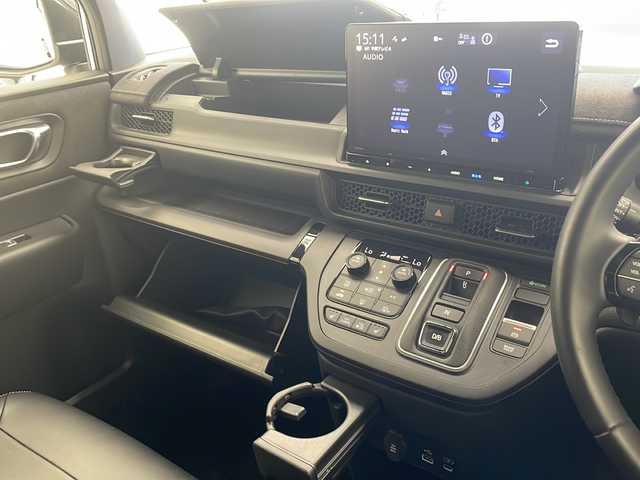 ホンダ ステップワゴン スパーダ eHEV プレミアムライン 沖縄県 2023(令5)年 3.1万km スーパープラチナグレーメタリック 純正ナビ　【LXM-237VFLi】/　(フルセグTV　Bluetooth　CD/DVD)/マルチビューカメラシステム　　/前後ドライブレコーダー　/両側パワースライドドア　/アダプティブクルーズコントロール　/ＬＥＤヘッドライト　/電動リアゲート　/ＥＴＣ/プッシュスタート/スマートキー/スペアキー/シートヒーター　