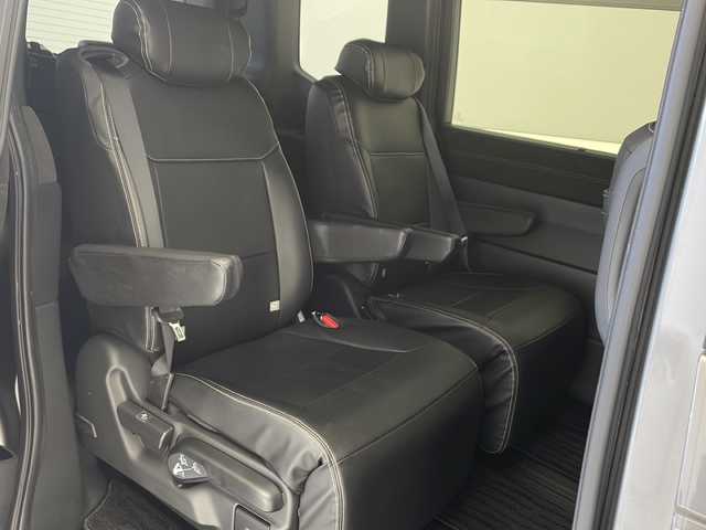 ホンダ ステップワゴン スパーダ eHEV プレミアムライン 沖縄県 2023(令5)年 3.1万km スーパープラチナグレーメタリック 純正ナビ　【LXM-237VFLi】/　(フルセグTV　Bluetooth　CD/DVD)/マルチビューカメラシステム　　/前後ドライブレコーダー　/両側パワースライドドア　/アダプティブクルーズコントロール　/ＬＥＤヘッドライト　/電動リアゲート　/ＥＴＣ/プッシュスタート/スマートキー/スペアキー/シートヒーター　