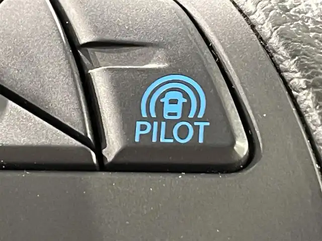 日産 セレナ ハイウェイスター G 愛知県 2017(平29)年 7.4万km ダイヤモンドブラック 純正９インチナビ/プロパイロット/アラウンドビューモニター/フリップダウンモニター/両側パワースライドドア/ハンズフリーオートスライドドア/衝突軽減ブレーキ/インテリジェントパーキングアシスト/車線逸脱警報/クリアランスソナー/電動パーキングブレーキ/ブレーキホールド/デジタルインナーミラー/ビルトインＥＴＣ/アイドリングストップ/シートカバー/純正フロアマット/純正16インチアルミホイール