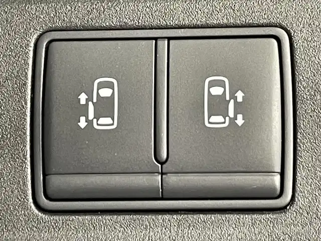 日産 セレナ ハイウェイスター G 愛知県 2017(平29)年 7.4万km ダイヤモンドブラック 純正９インチナビ/プロパイロット/アラウンドビューモニター/フリップダウンモニター/両側パワースライドドア/ハンズフリーオートスライドドア/衝突軽減ブレーキ/インテリジェントパーキングアシスト/車線逸脱警報/クリアランスソナー/電動パーキングブレーキ/ブレーキホールド/デジタルインナーミラー/ビルトインＥＴＣ/アイドリングストップ/シートカバー/純正フロアマット/純正16インチアルミホイール