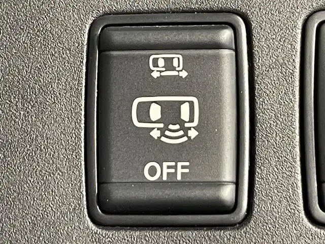 日産 セレナ ハイウェイスター G 愛知県 2017(平29)年 7.4万km ダイヤモンドブラック 純正９インチナビ/プロパイロット/アラウンドビューモニター/フリップダウンモニター/両側パワースライドドア/ハンズフリーオートスライドドア/衝突軽減ブレーキ/インテリジェントパーキングアシスト/車線逸脱警報/クリアランスソナー/電動パーキングブレーキ/ブレーキホールド/デジタルインナーミラー/ビルトインＥＴＣ/アイドリングストップ/シートカバー/純正フロアマット/純正16インチアルミホイール