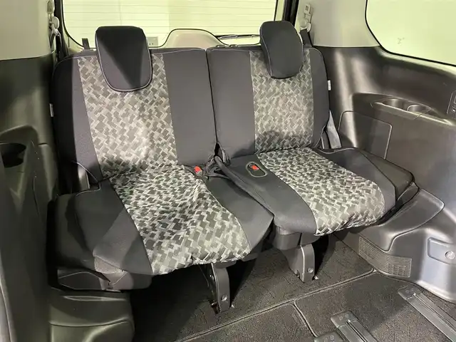 日産 セレナ ハイウェイスター G 愛知県 2017(平29)年 7.4万km ダイヤモンドブラック 純正９インチナビ/プロパイロット/アラウンドビューモニター/フリップダウンモニター/両側パワースライドドア/ハンズフリーオートスライドドア/衝突軽減ブレーキ/インテリジェントパーキングアシスト/車線逸脱警報/クリアランスソナー/電動パーキングブレーキ/ブレーキホールド/デジタルインナーミラー/ビルトインＥＴＣ/アイドリングストップ/シートカバー/純正フロアマット/純正16インチアルミホイール