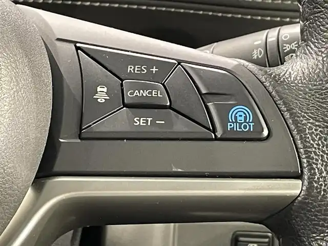 日産 セレナ ハイウェイスター G 愛知県 2017(平29)年 7.4万km ダイヤモンドブラック 純正９インチナビ/プロパイロット/アラウンドビューモニター/フリップダウンモニター/両側パワースライドドア/ハンズフリーオートスライドドア/衝突軽減ブレーキ/インテリジェントパーキングアシスト/車線逸脱警報/クリアランスソナー/電動パーキングブレーキ/ブレーキホールド/デジタルインナーミラー/ビルトインＥＴＣ/アイドリングストップ/シートカバー/純正フロアマット/純正16インチアルミホイール