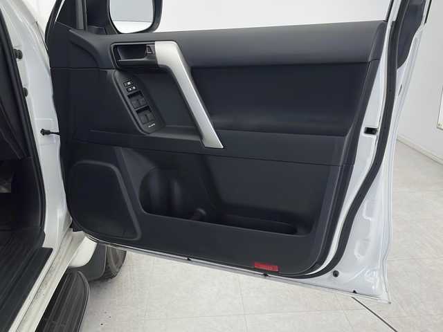 トヨタ ランドクルーザー プラド TX 千葉県 2021(令3)年 3.1万km ホワイトパールクリスタルシャイン レーダークルーズコントロール/レーンキープアシスト/衝突軽減システム/社外メモリナビ（XF11NX）/　Bluetooth/フルセグTV/CD/DVD/HDMI/バックカメラ/社外ETC/純正エンジンスターター/LEDヘッドライト/オートライト/オートハイビーム/純正17インチアルミホイール