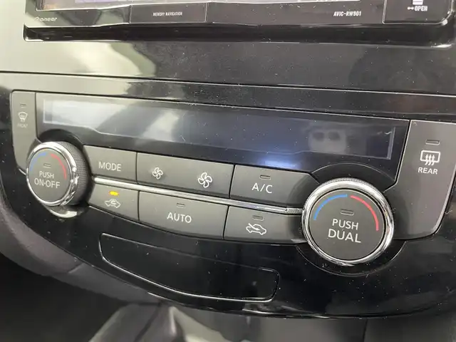 日産 エクストレイル 20X エマージェンシーブレーキ 富山県 2017(平29)年 4万km ダークメタルグレー 社外ナビ（AM/FM/DVD/BT/フルセグ）/バックカメラ/ドライブレコーダー/ETC/衝突被害軽減システム/コーナーセンサー/横滑り防止装置/アイドリングストップ/オートLEDライト/フォグライト/純正アルミホイール/純正フロアマット/革巻きステアリング/レザー調シートカバー/スマートキー/スペアキー