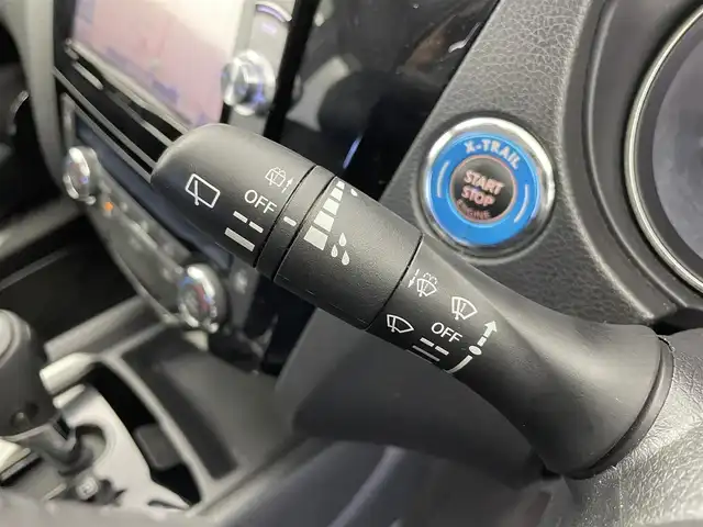 日産 エクストレイル 20X エマージェンシーブレーキ 富山県 2017(平29)年 4万km ダークメタルグレー 社外ナビ（AM/FM/DVD/BT/フルセグ）/バックカメラ/ドライブレコーダー/ETC/衝突被害軽減システム/コーナーセンサー/横滑り防止装置/アイドリングストップ/オートLEDライト/フォグライト/純正アルミホイール/純正フロアマット/革巻きステアリング/レザー調シートカバー/スマートキー/スペアキー