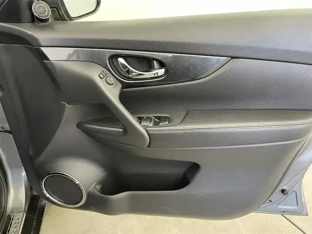 日産 エクストレイル 20X エマージェンシーブレーキ 富山県 2017(平29)年 4万km ダークメタルグレー 社外ナビ（AM/FM/DVD/BT/フルセグ）/バックカメラ/ドライブレコーダー/ETC/衝突被害軽減システム/コーナーセンサー/横滑り防止装置/アイドリングストップ/オートLEDライト/フォグライト/純正アルミホイール/純正フロアマット/革巻きステアリング/レザー調シートカバー/スマートキー/スペアキー