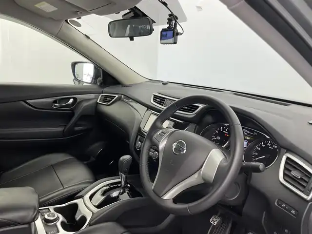 日産 エクストレイル 20X エマージェンシーブレーキ 富山県 2017(平29)年 4万km ダークメタルグレー 社外ナビ（AM/FM/DVD/BT/フルセグ）/バックカメラ/ドライブレコーダー/ETC/衝突被害軽減システム/コーナーセンサー/横滑り防止装置/アイドリングストップ/オートLEDライト/フォグライト/純正アルミホイール/純正フロアマット/革巻きステアリング/レザー調シートカバー/スマートキー/スペアキー