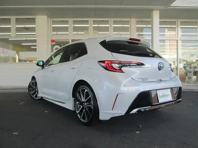 トヨタ カローラ スポーツ ハイブリッドG Z 千葉県 2022(令4)年 2.6万km プラチナホワイトパールマイカ ワンオーナー/純正10.5型ディスプレイオーディオ(ナビ有)/バックカメラ/純正オーディオ【フルセグTV/BT/USB】/モデリスタエアロ/メーカーOPスポーツシート/前席シートヒーター/Toyota Safety Sense/LEDヘッドライト&LEDフォグ/レーダークルーズコントロール/レーンキープアシスト/ヘッドアップディスプレイ/ブラインドスポットモニター/クリアランスソナー/置くだけ充電/ディスプレイ連動前後ドライブレコーダー/ビルトインETC2.0/スペアキー/取扱説明書新車時保証書