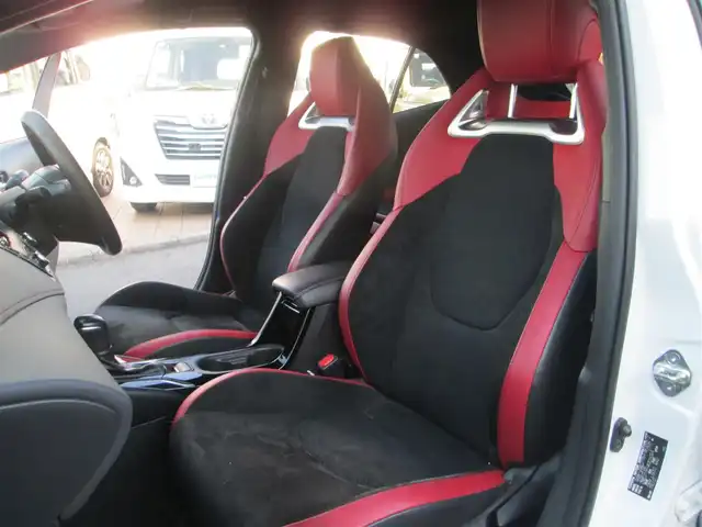 トヨタ カローラ スポーツ ハイブリッドG Z 千葉県 2022(令4)年 2.6万km プラチナホワイトパールマイカ ワンオーナー/純正10.5型ディスプレイオーディオ(ナビ有)/バックカメラ/純正オーディオ【フルセグTV/BT/USB】/モデリスタエアロ/メーカーOPスポーツシート/前席シートヒーター/Toyota Safety Sense/LEDヘッドライト&LEDフォグ/レーダークルーズコントロール/レーンキープアシスト/ヘッドアップディスプレイ/ブラインドスポットモニター/クリアランスソナー/置くだけ充電/ディスプレイ連動前後ドライブレコーダー/ビルトインETC2.0/スペアキー/取扱説明書新車時保証書