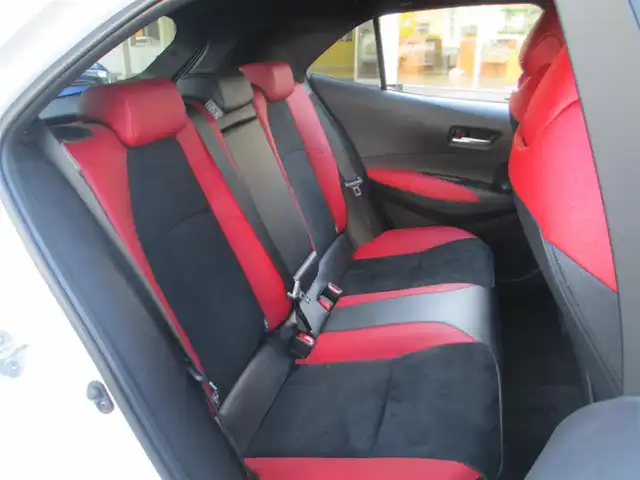 トヨタ カローラ スポーツ ハイブリッドG Z 千葉県 2022(令4)年 2.6万km プラチナホワイトパールマイカ ワンオーナー/純正10.5型ディスプレイオーディオ(ナビ有)/バックカメラ/純正オーディオ【フルセグTV/BT/USB】/モデリスタエアロ/メーカーOPスポーツシート/前席シートヒーター/Toyota Safety Sense/LEDヘッドライト&LEDフォグ/レーダークルーズコントロール/レーンキープアシスト/ヘッドアップディスプレイ/ブラインドスポットモニター/クリアランスソナー/置くだけ充電/ディスプレイ連動前後ドライブレコーダー/ビルトインETC2.0/スペアキー/取扱説明書新車時保証書