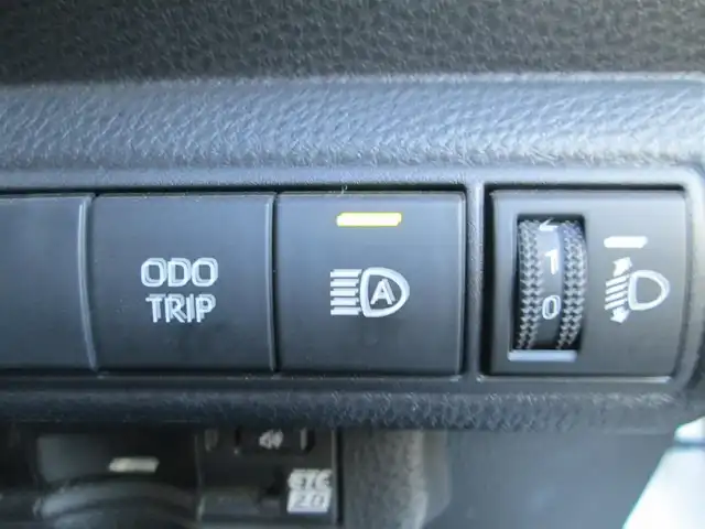 トヨタ カローラ スポーツ ハイブリッドG Z 千葉県 2022(令4)年 2.6万km プラチナホワイトパールマイカ ワンオーナー/純正10.5型ディスプレイオーディオ(ナビ有)/バックカメラ/純正オーディオ【フルセグTV/BT/USB】/モデリスタエアロ/メーカーOPスポーツシート/前席シートヒーター/Toyota Safety Sense/LEDヘッドライト&LEDフォグ/レーダークルーズコントロール/レーンキープアシスト/ヘッドアップディスプレイ/ブラインドスポットモニター/クリアランスソナー/置くだけ充電/ディスプレイ連動前後ドライブレコーダー/ビルトインETC2.0/スペアキー/取扱説明書新車時保証書