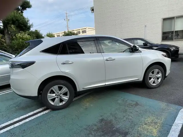 トヨタ ハリアー エレガンス 静岡県 2015(平27)年 2.8万km ホワイトパールクリスタルシャイン ワンオーナー/純正ナビ/フルセグTV/DVD/CD/SD/MSV/BT/バックカメラ/ハーフレザーシート/運転席パワーシート/LEDヘッドライト/LEDフォグライト/ビルトインETC/スマートキー×2/保証書/取扱説明書/ナビ取扱説明書/H28/30/R4/6点検記録簿有