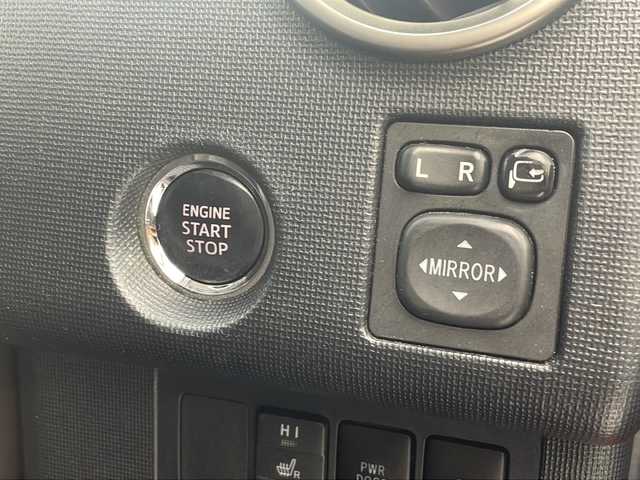 トヨタ スペイド G 沖縄県 2013(平25)年 6.4万km スーパーレッドⅤ 純正ナビ　【NSCP-W62】/　(TV Bluetooth)/モデリスタエアロ　/パワースライドドア　/プッシュスタート　/スマートキー　/スペアキー　/オートライト　/シートヒーター　/パワーウィンドウ　/パワーステアリング　/純正フロアマット/ETC